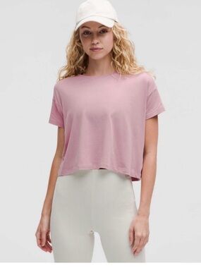 NWOT Lululemon cates tee size 6 in rose blush
